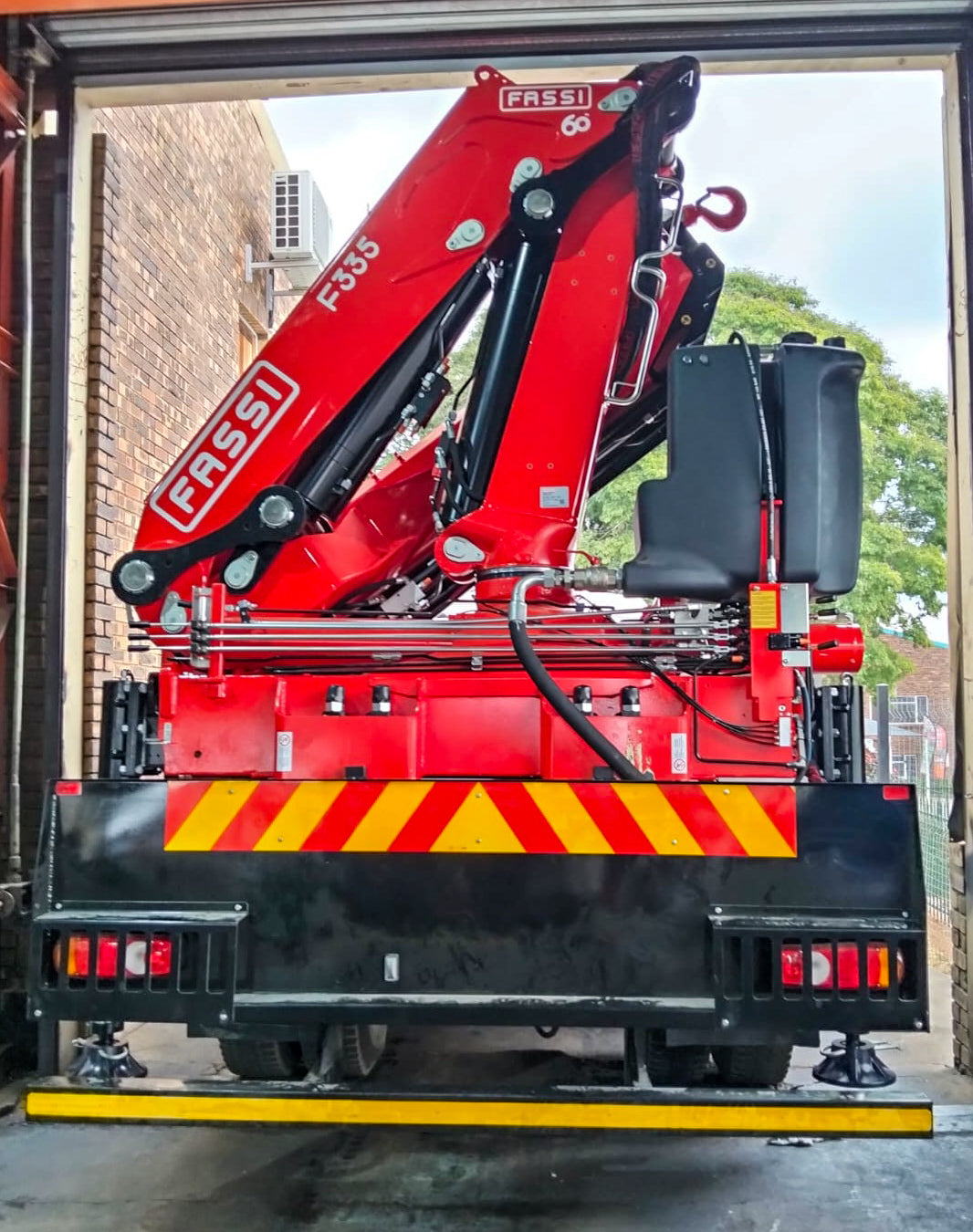 Fassi Fassi F335A.2.22 Knuckle Boom Crane | Crane and Forestry